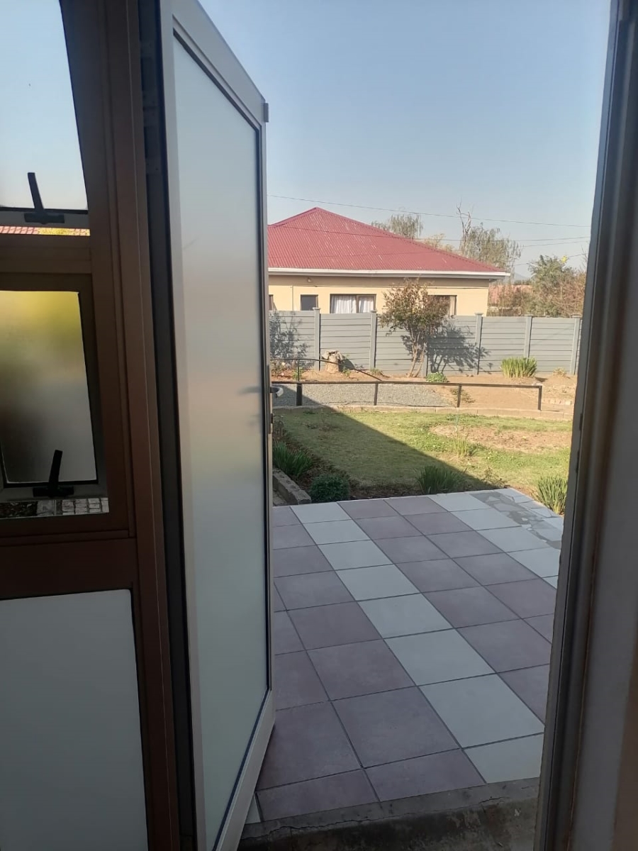To Let 3 Bedroom Property for Rent in Madeira Park Eastern Cape
